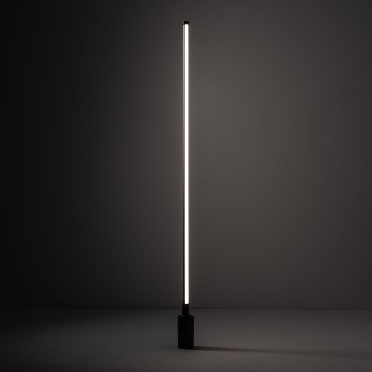 Nowodvorski Lampa gruntowa ZURI LED 12W 220-230 50/60 IP54 - Aluminium lakierowane - Czarny 11547 - lampa włączona