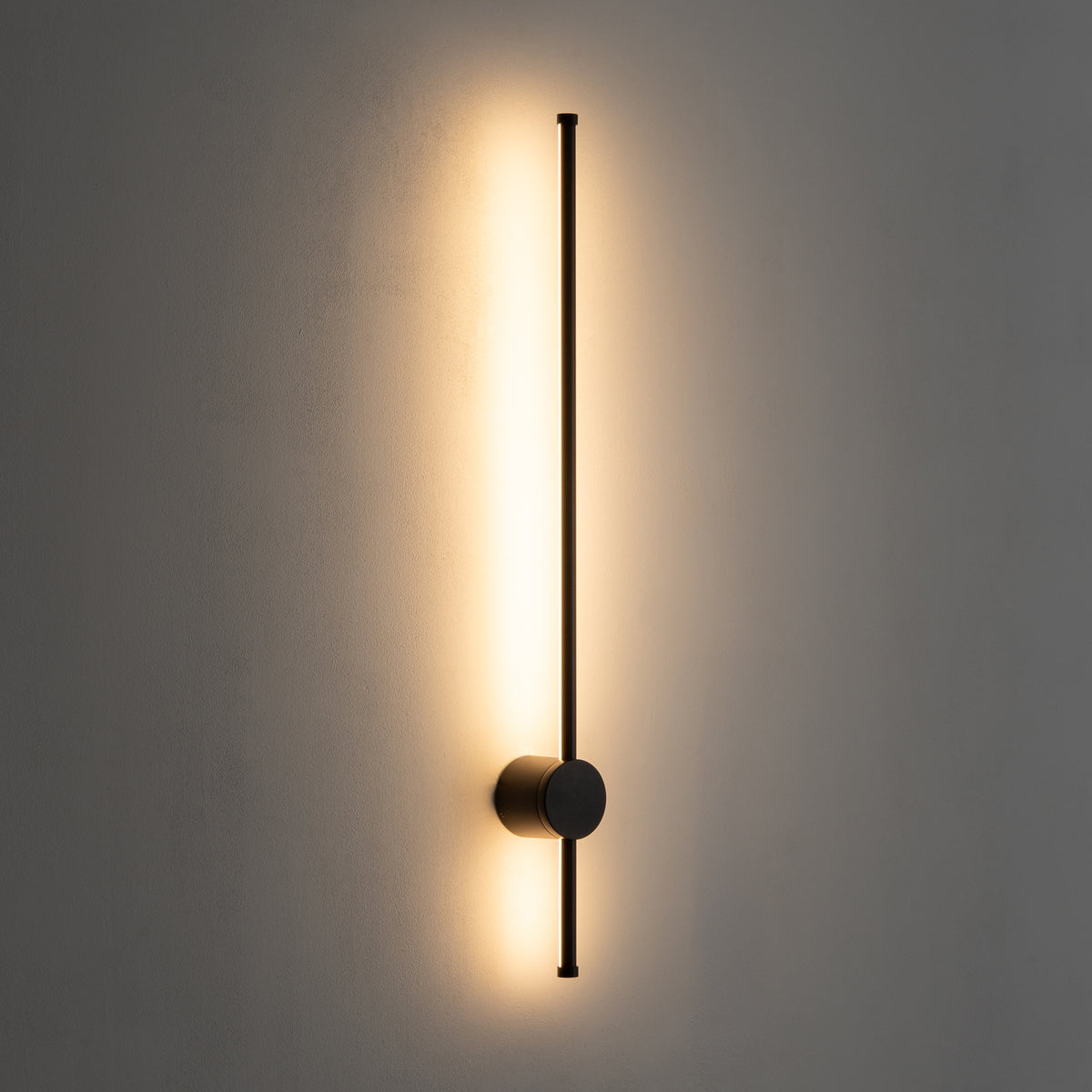 Nowodvorski Lampa ścienna natynkowa ORLA LED M 20W 220-230 50/60 IP54 - Aluminium lakierowane - Czarny 11550 - lampa włączona
