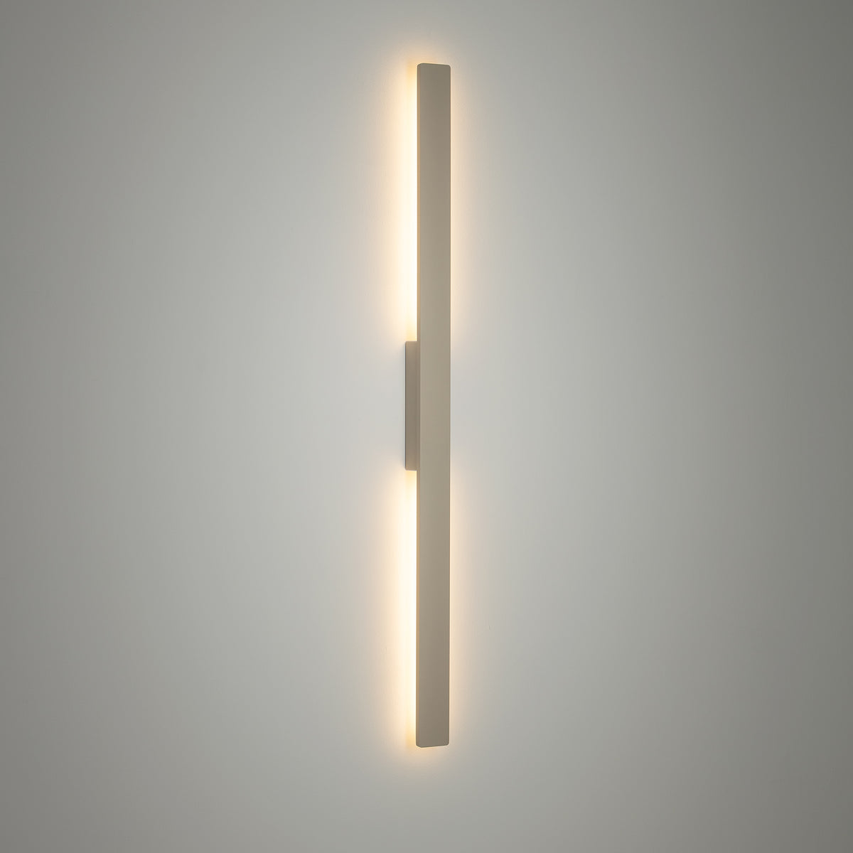 Nowodvorski Lampa ścienna natynkowa DEMI LED M 18W 220-230 50/60 IP54 - Aluminium lakierowane - Beżowy 11556 - lampa włączona