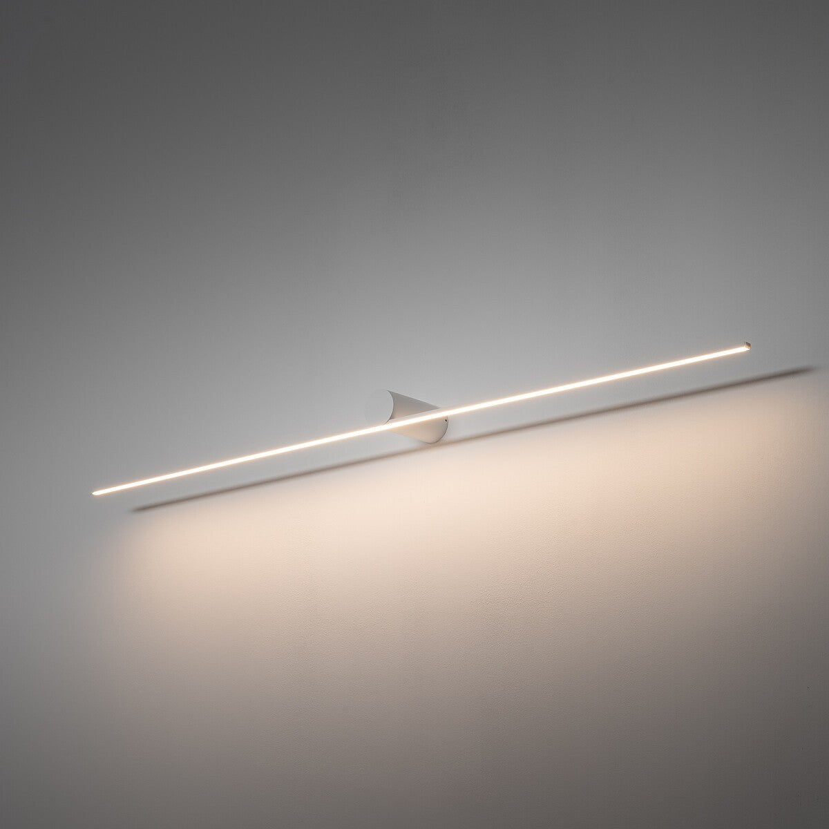 Nowodvorski Kinkiet SPIN LED L 16W 50/60Hz - Aluminium lakierowane - Biały 11585 - lampa włączona