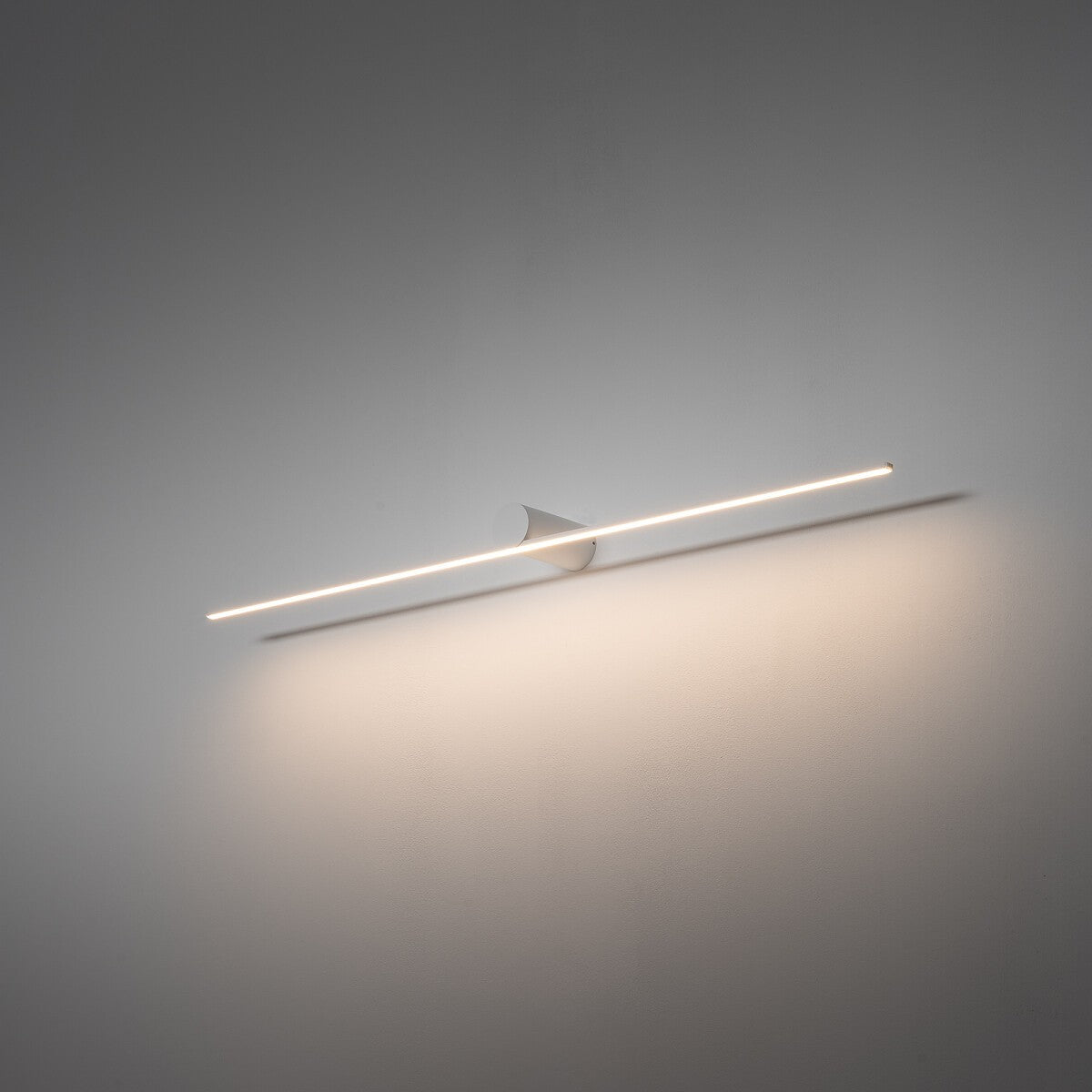 Nowodvorski Kinkiet SPIN LED M 14W 50/60Hz - Aluminium lakierowane - Biały 11586 - lampa włączona
