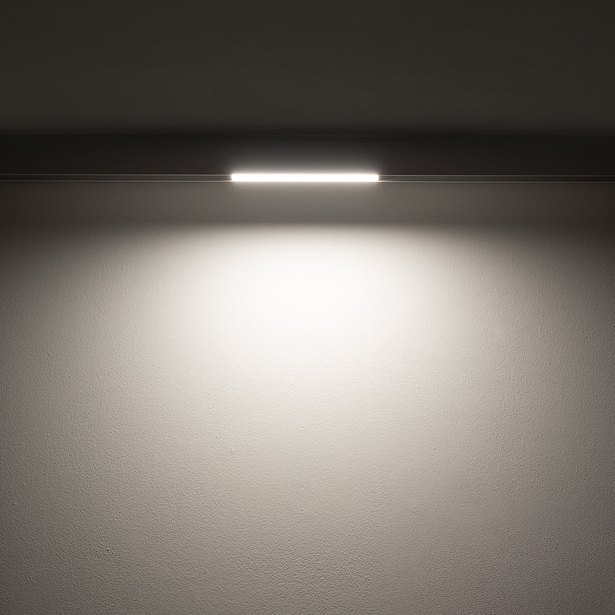 Nowodvorski System szynowy LVM LINE LED 9W 9W 48 - Aluminium lakierowane - Biały 11638 - lampa włączona