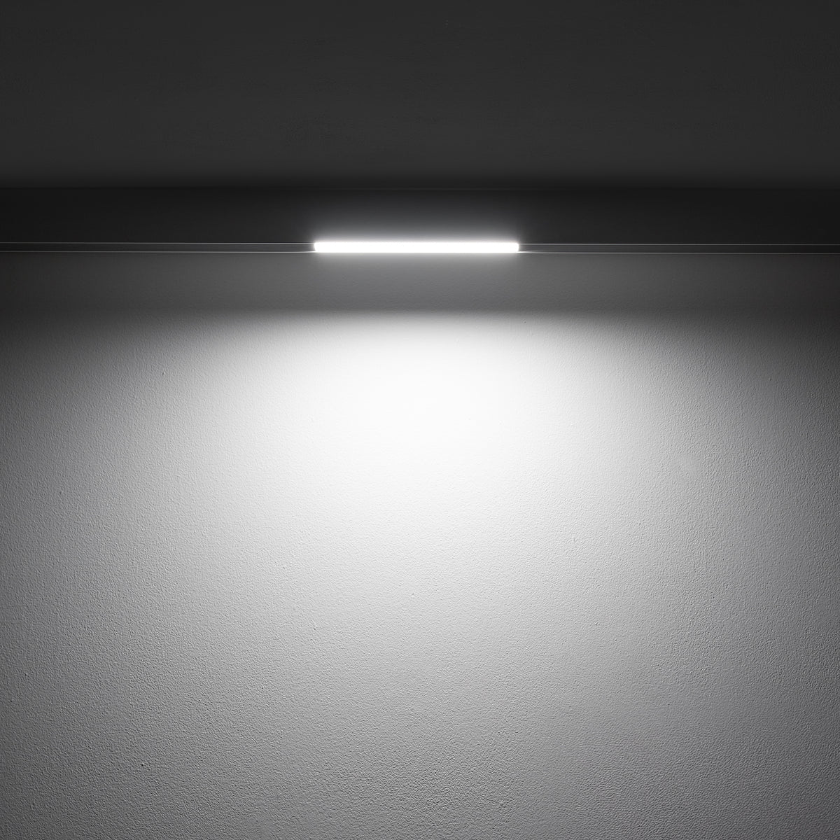 Nowodvorski System szynowy LVM LINE LED 9W 4000K 9W 48 - Aluminium lakierowane - Biały 11639 - lampa włączona
