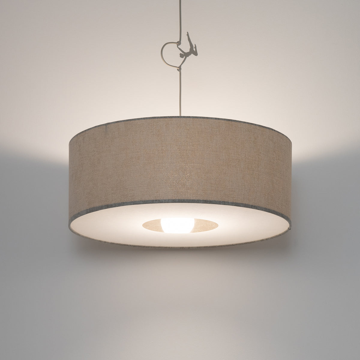 Nowodvorski Lampa wisząca CEDRO M 25W only LED 220-230 50/60 Hz - Tkanina - Beżowy 11665 - lampa włączona