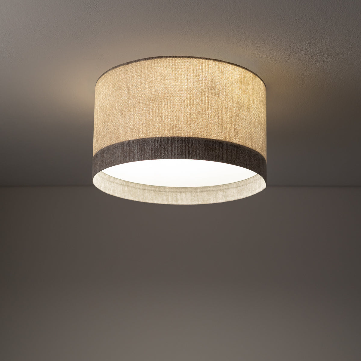 Nowodvorski Plafon CEDRO S 15W only LED 220-230 50/60 Hz - Tkanina - Beżowy 11670 - lampa włączona