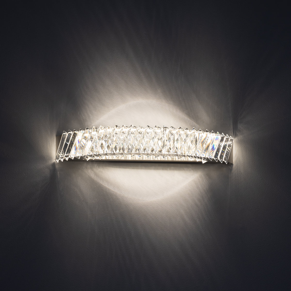Nowodvorski Kinkiet LUXORA LED 20W 220-230 50/60 - Kryształ - Transparentny 11711 - lampa włączona