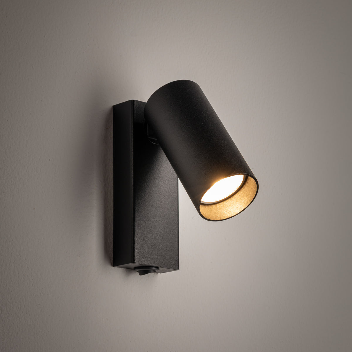 Nowodvorski Kinkiet regulowany z włącznikiem FOURTY 10W only LED 220-230 50/60 - Stal lakierowana - Czarny 11763 - lampa włączona