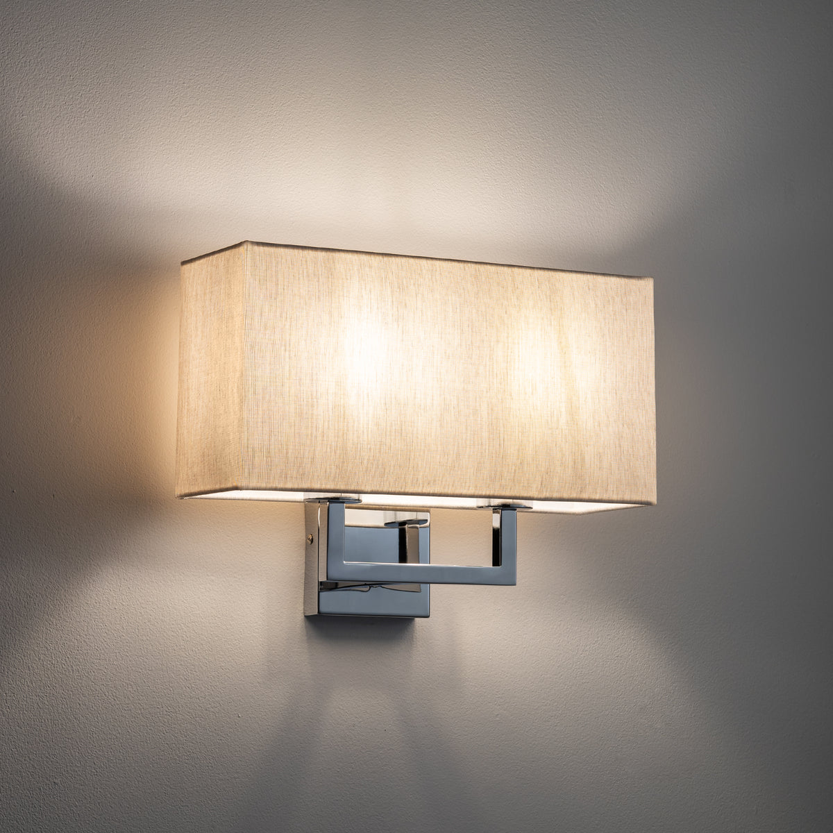 Nowodvorski Kinkiet HOTEL MOOD 10W only LED 220-230 50/60 - Tkanina - Kremowy 11784 - lampa włączona