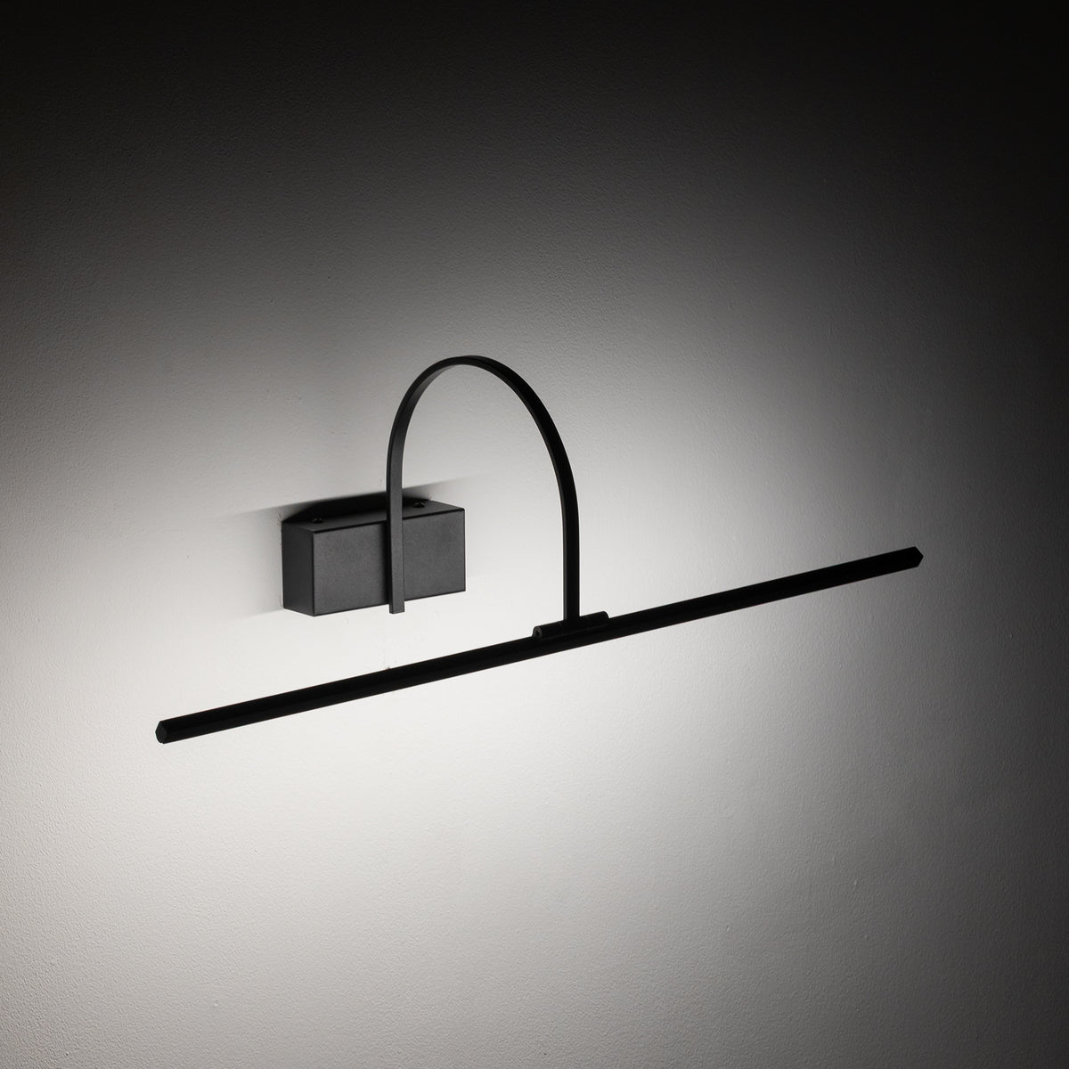 Nowodvorski Kinkiet ARTLINE LED 6W 220-230 50/60 - Aluminium lakierowane - Czarny 11958 - lampa włączona