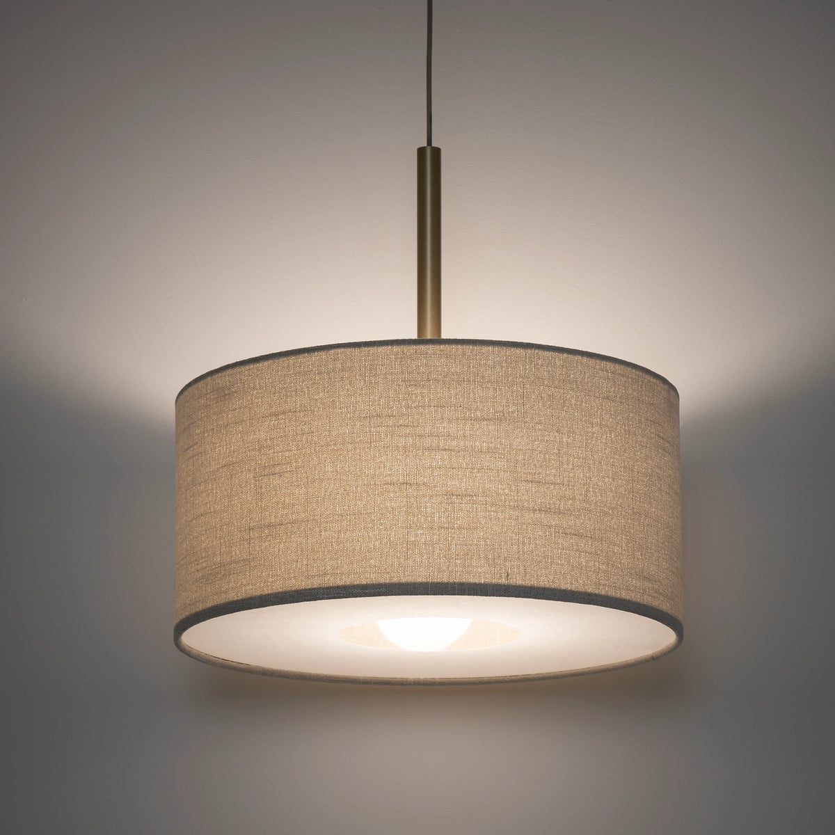 Nowodvorski Klosz / Oprawa CAMELEON SANTANA M - Tkanina - Kremowy 12011 - lampa włączona
