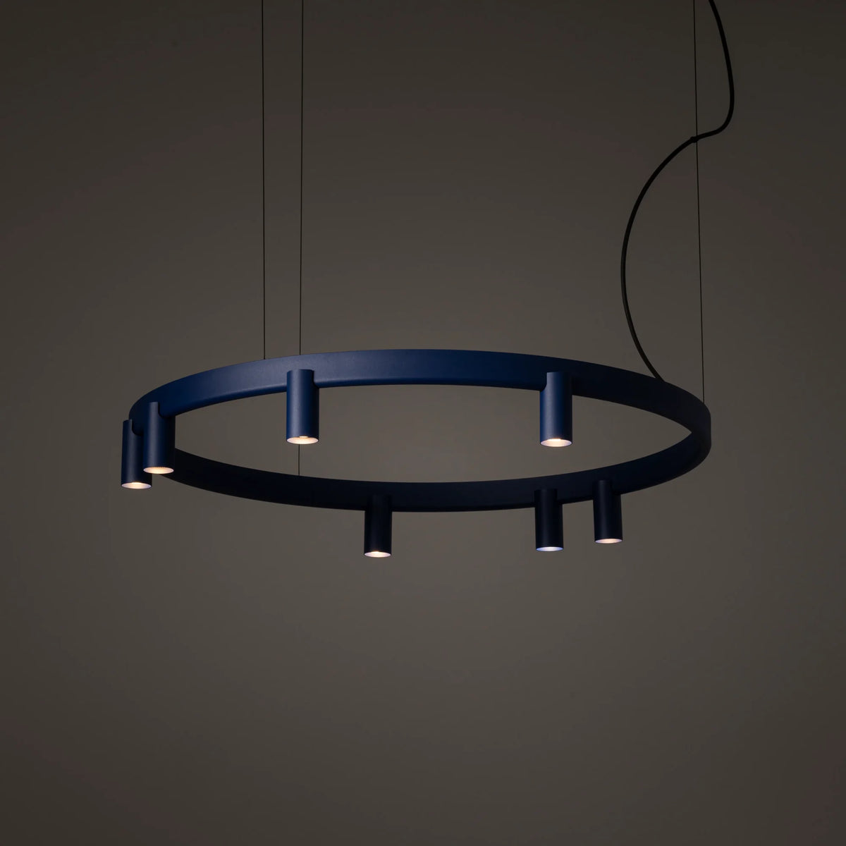 Nowodvorski Lampa wisząca FOURTY ROUND LED GU10 R35: 7 x max 10W only LED;  LED: 9W 220-230 50/60 - Aluminium lakierowane - Granatowy 12283 - lampa włączona