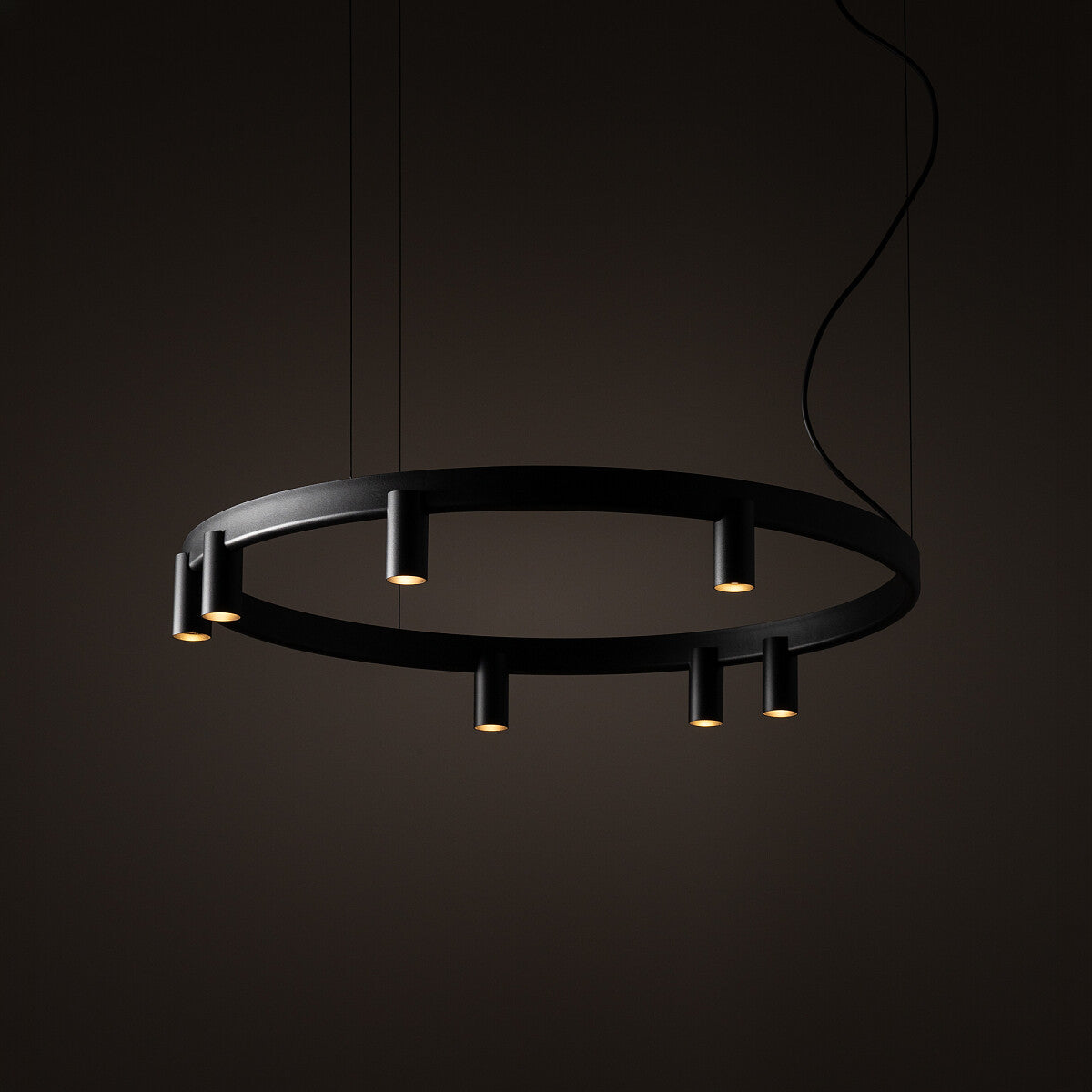 Nowodvorski Lampa wisząca FOURTY  ROUND LED GU10 R35: 7 x max 10W only LED;  LED: 9W 220-230 50/60 - Aluminium lakierowane - Czarny 12285 - lampa włączona