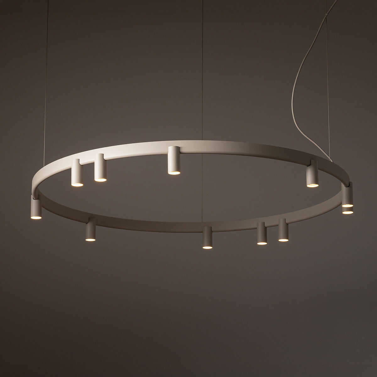 Nowodvorski Lampa wisząca FOURTY ROUND LED GU10 R35: 11 x max 10W only LED; LED: 9W 220-230 50/60 - Aluminium lakierowane - Beżowy 12287 - lampa włączona