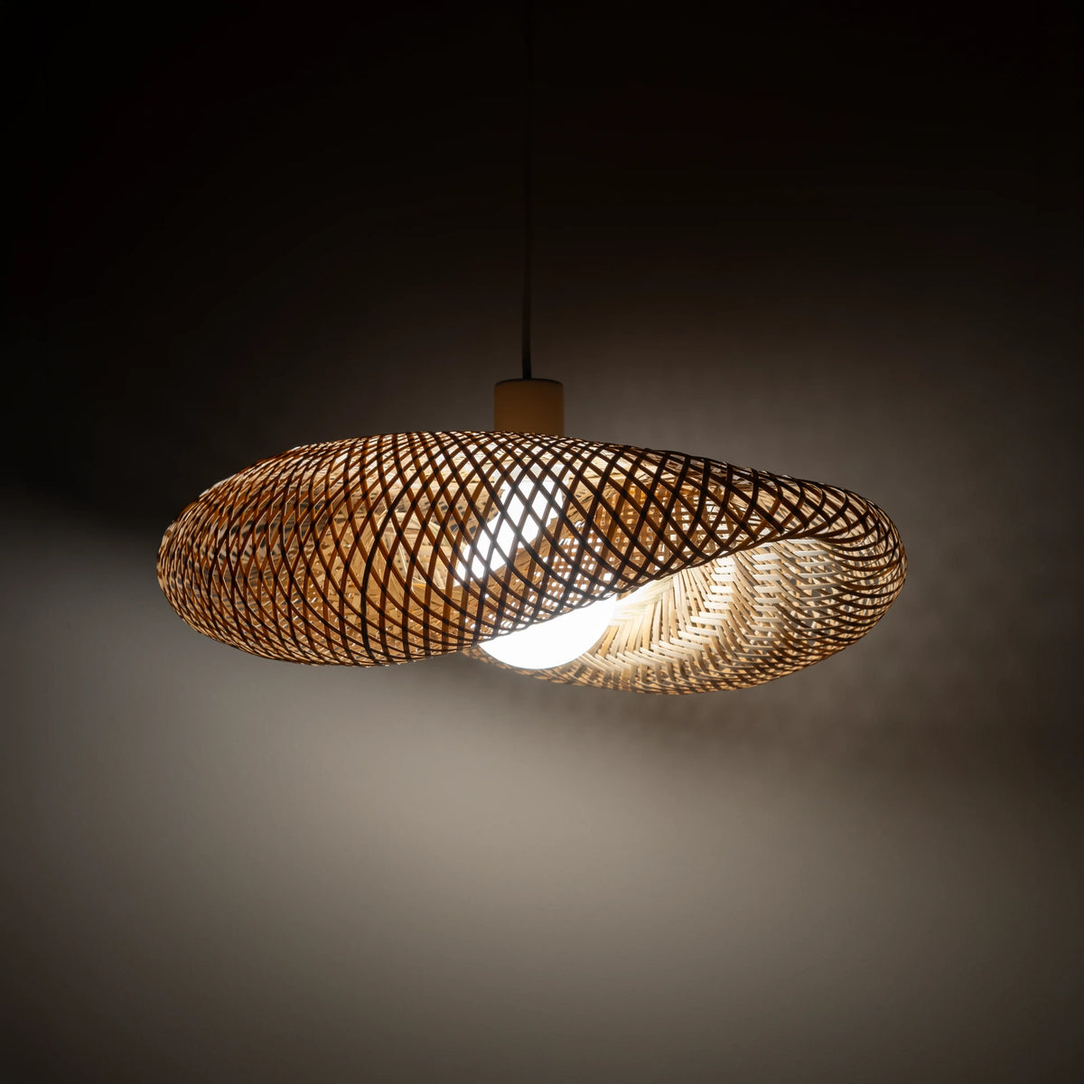 Nowodvorski Klosz / Oprawa CAMELEON HAVANA S - Bambus - Naturalne drewno 12432 - lampa włączona