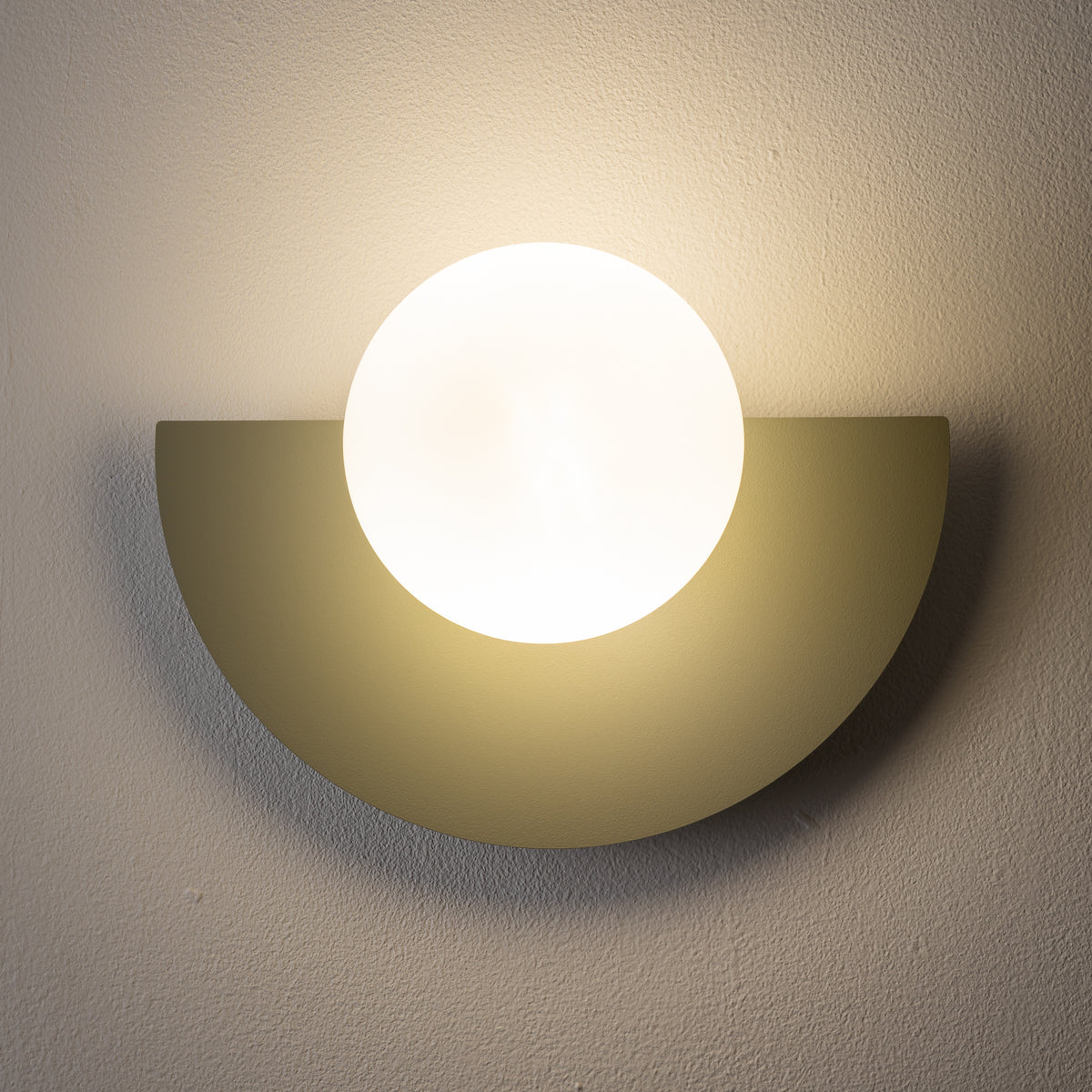 Nowodvorski Kinkiet SATURN S 4W only LED 220-230 50/60 - Stal lakierowana - Szałwiowy 12597 - lampa włączona