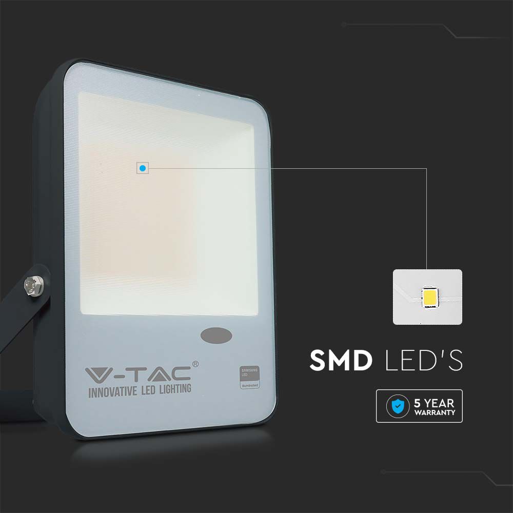 30W Naświetlacz LED SMD z czujnikiem zmierzchu / Chip SAMSUNG / Barwa:3000K / Obudowa: Czarna/ Skuteczność 100lm