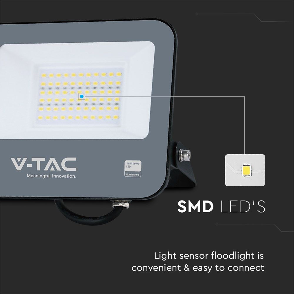 50W Naświetlacz LED z czujnikiem zmierzchu / Chip Samsung / Przewód: 1m / Barwa: 6500K / Obudowa: Czarna / Skuteczność 120lm/w