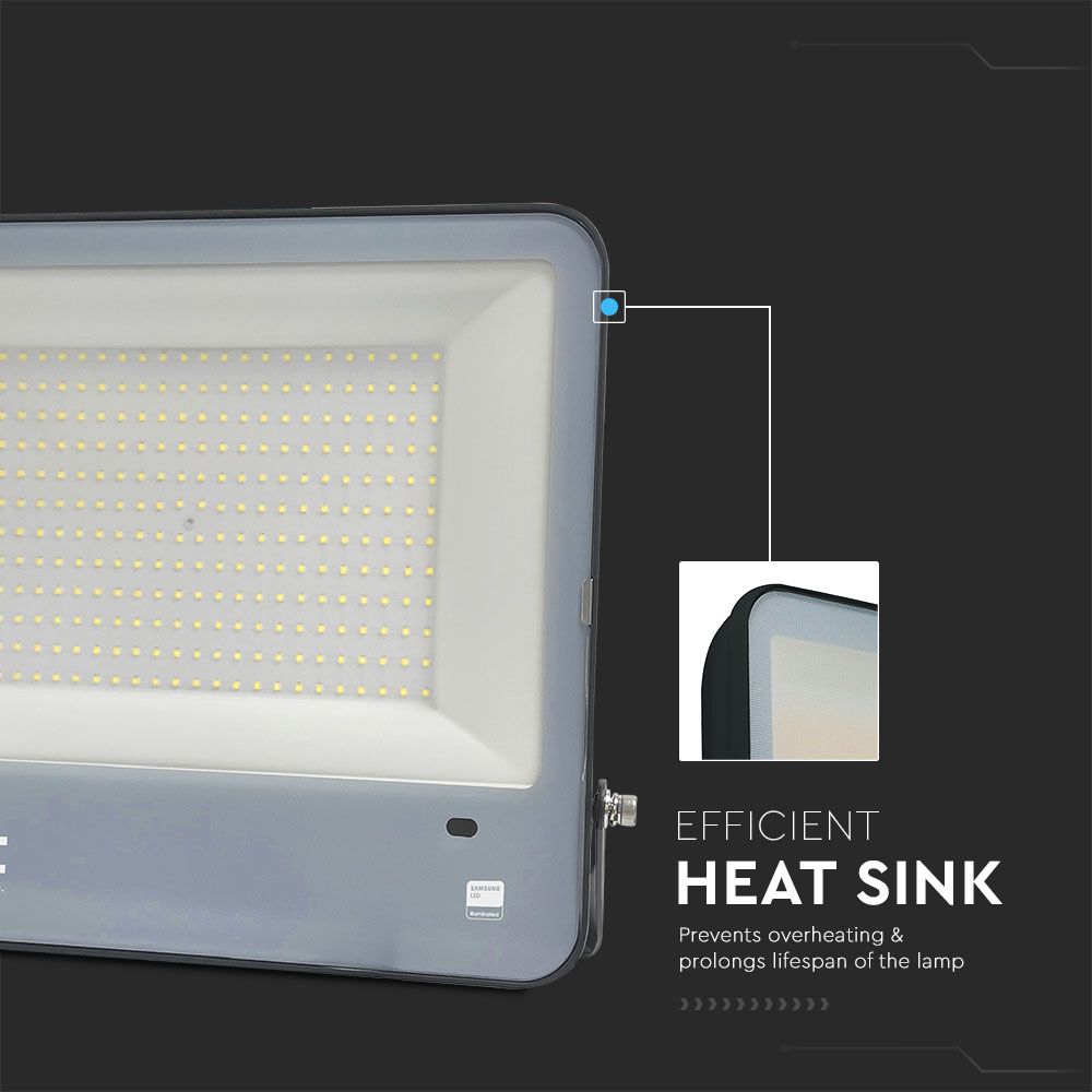 200W Naświetlacz LED z czujnikiem zmierzchu / Chip Samsung / Przewód: 1m / Barwa: 6500K / Obudowa: Czarna / Skuteczność 135lm/w