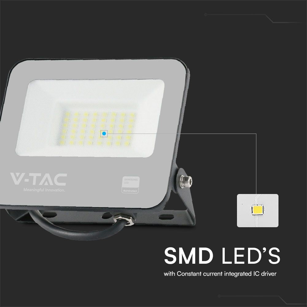 30W Naświetlacz LED / Chip Samsung / Przewód: 1m / Barwa: 3000K / Obudowa: Czarna / Skuteczność 80lm/w