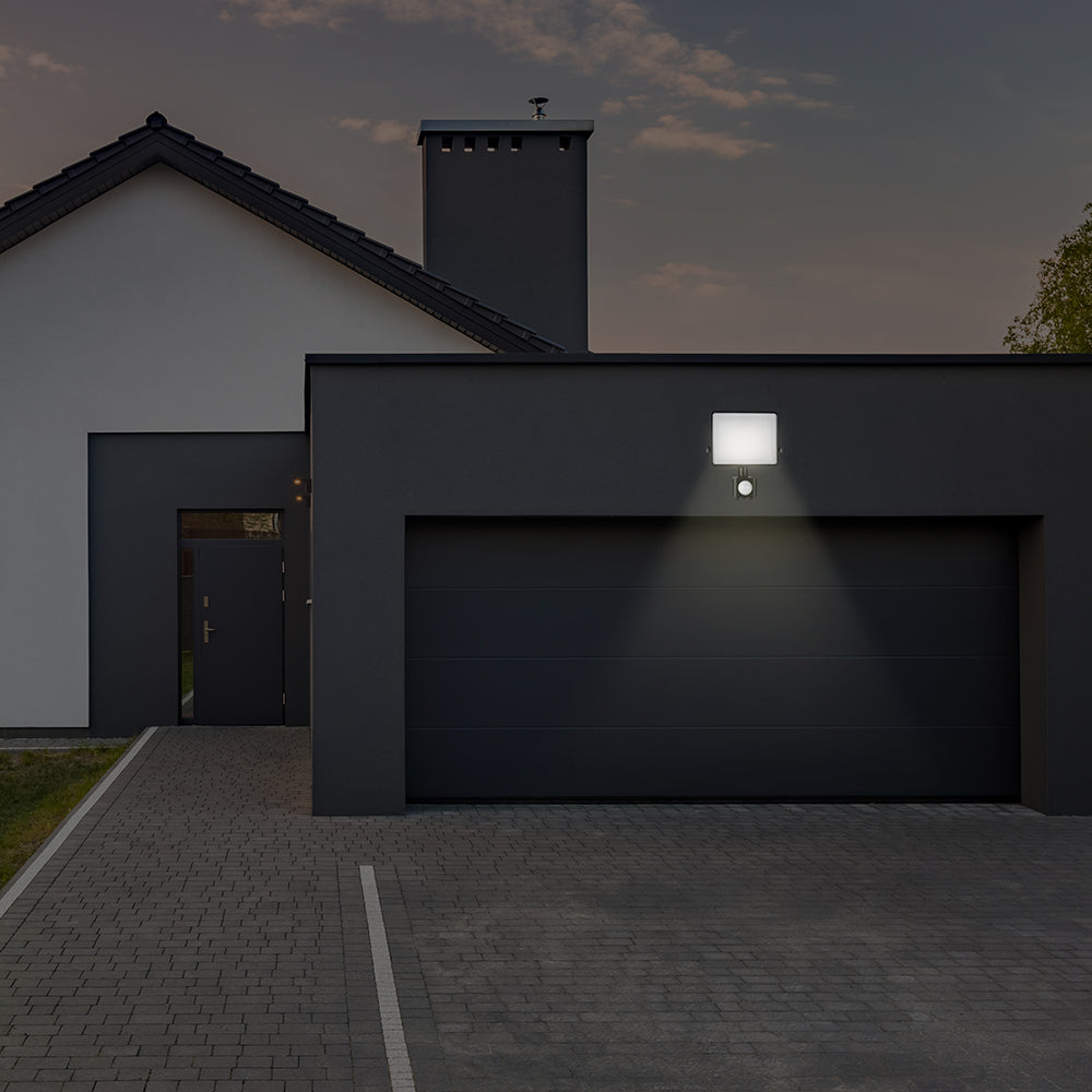 50W Naświetlacz FLUXI MC z czujnikiem ruchu i mufą kablową / Barwa:6500K / Obudowa: Czarna