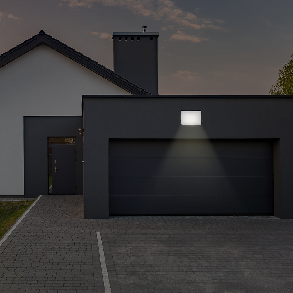 50W Naświetlacz FLUXI M z mufą kablową / Barwa:4000K / Obudowa: Czarna