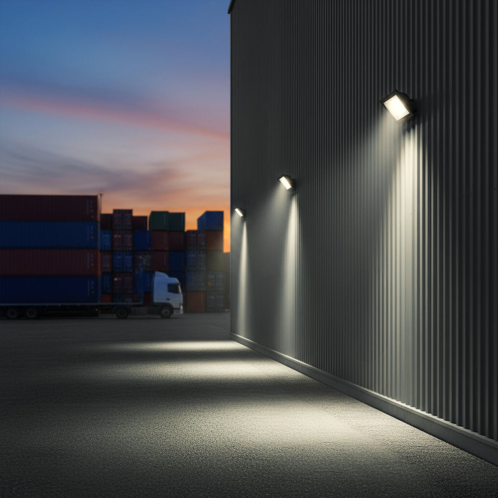 100W Naświetlacz LED / Seria: E-Class / Barwa:3000K / Obudowa: Czarna