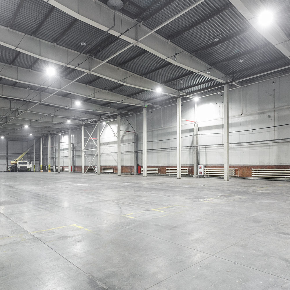 200W Oprawa Highbay / Chip CREE / Barwa:4000K / Obudowa: Czarna / 6 Lat gwarancji / Skuteczność 135lm/W / Kąt 90'