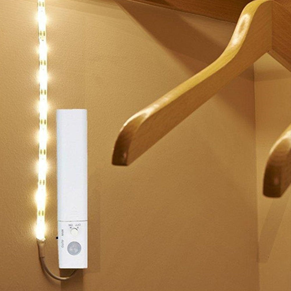 2.4W Taśma LED z czujnikiem ruchu / Zestaw / Barwa:4000K / Zasilanie:4xAAA / Rolaka:1m