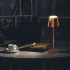 3W Lampka nocna LED zasilana bateryjnie / Ściemnianie przez dotyk / Barwa: 3000K / Obudowa: Złota