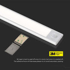 1.5W Oprawa pod szafkowa na baterie z czujnikiem ruchu 30cm / Barwa:3000K / IP20 / Obudowa: Srebrna / Ładowanie USB