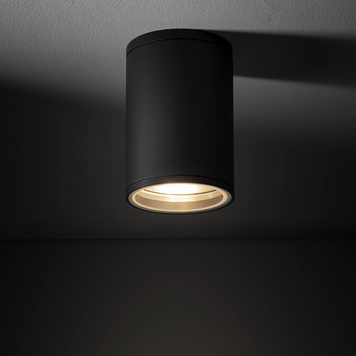 Nowodvorski Plafon FOG 25W only LED 50/60Hz IP44 - Aluminium lakierowane - Grafitowy 3403 - lampa włączona