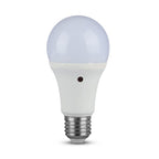 9W A60 Żarówka LED z czujnikiem zmierzchu / Barwa:6000K / Trzonek:E27