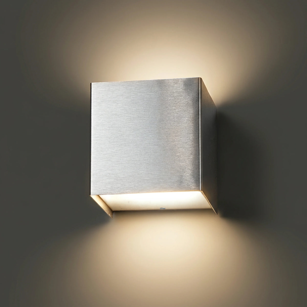 Nowodvorski Kinkiet CUBE 10W only LED 50/60Hz - Stal nierdzewna - Srebrny 5267 - lampa włączona