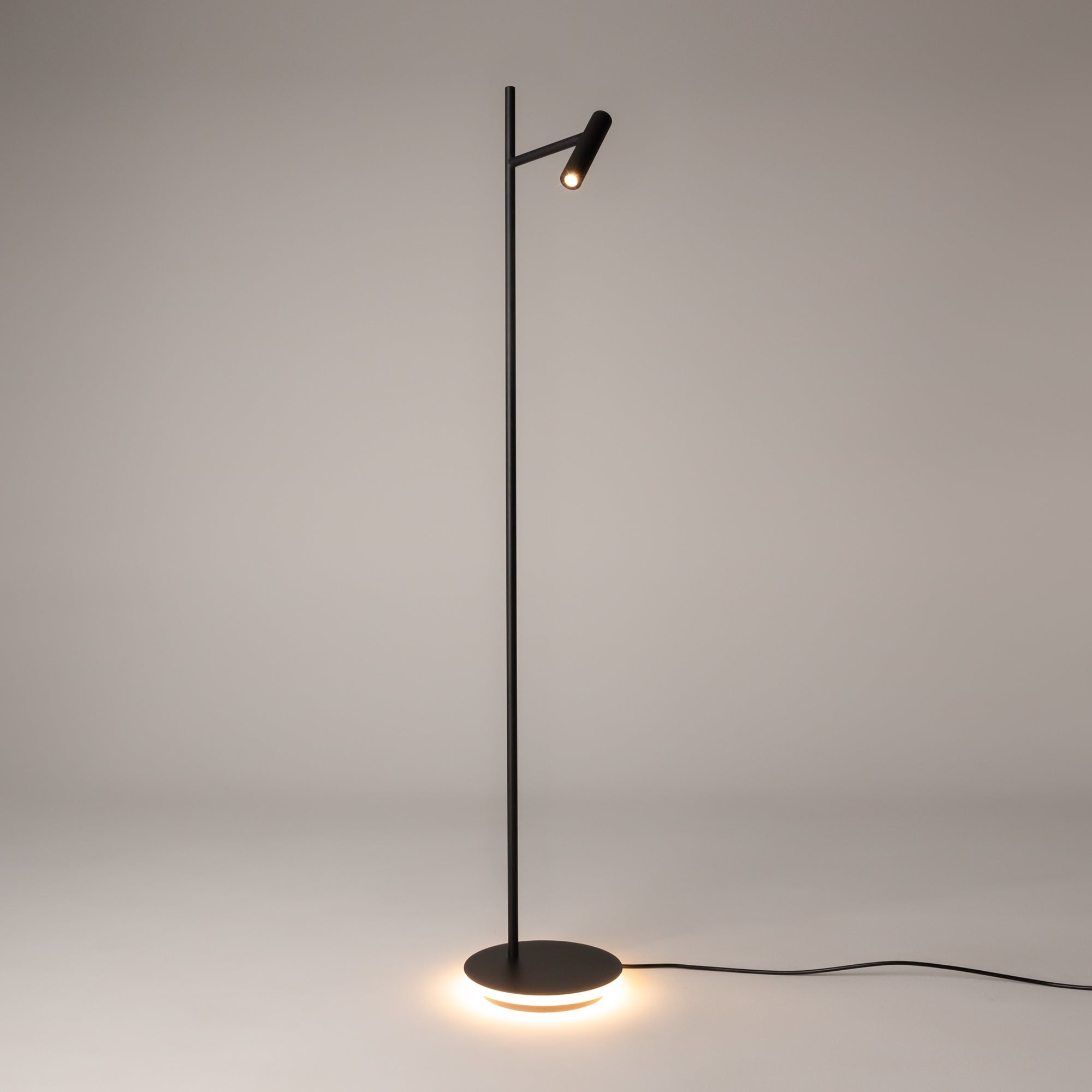 Lampa podłogowa Estudo Z010FL-L8B3K