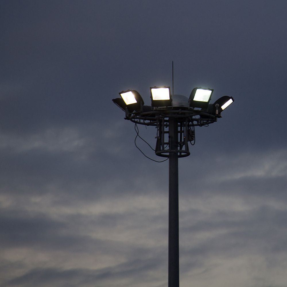 30W Naświetlacz LED SMD / Barwa:3000K / Obudowa: Czarna / Skuteczność 150lm/W