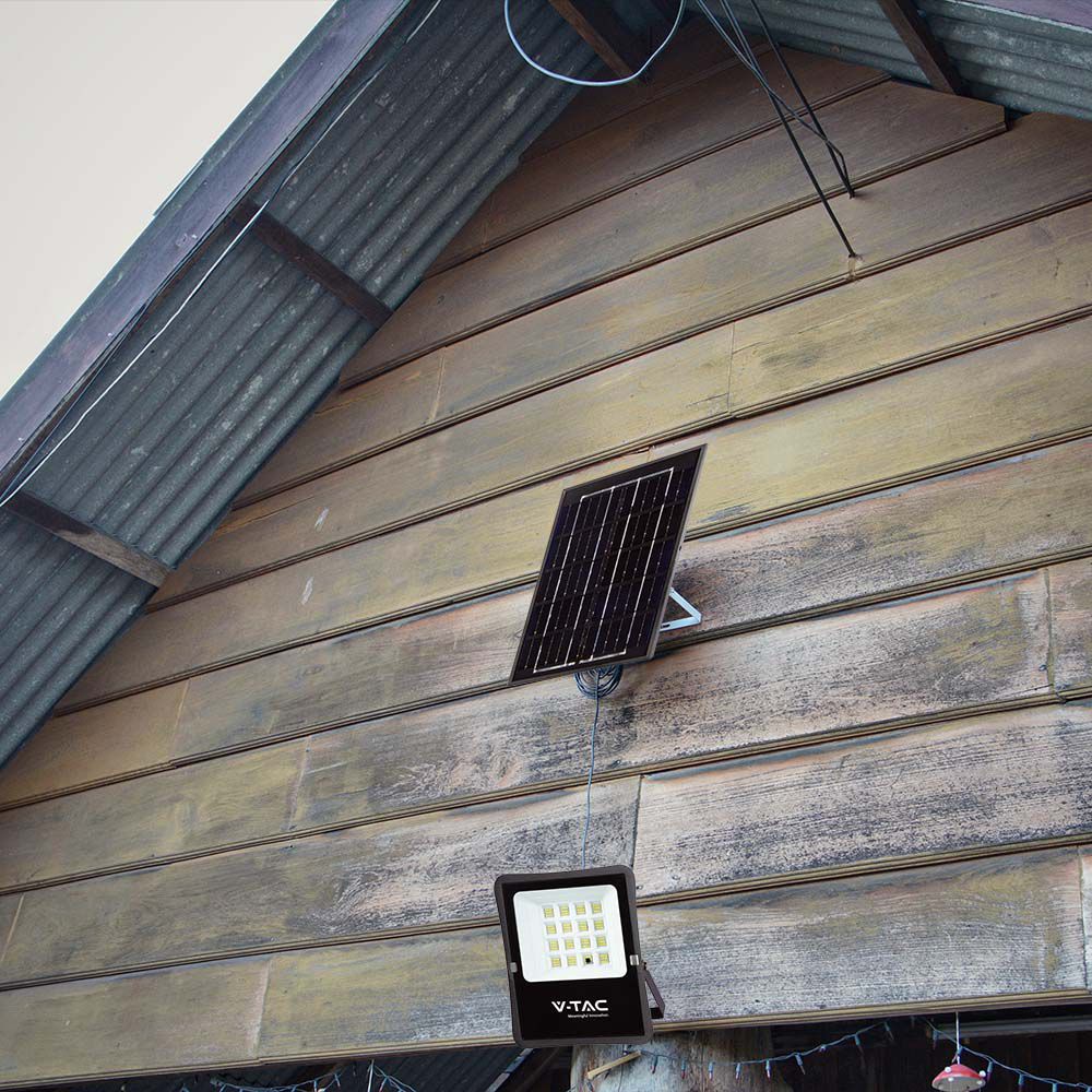 12W Naświetlacz LED solarny / Panel z przewodem / Pilot / Barwa:6400K / Obudowa: Czarna