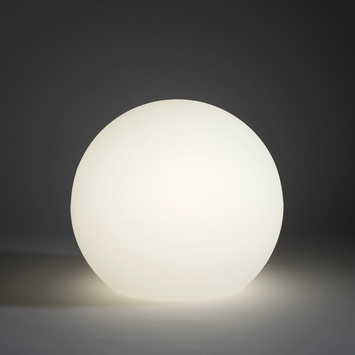 Nowodvorski Lampa stojąca CUMULUS S 25W only LED 50/60Hz IP44 - Tworzywo sztuczne PE - Biały 6976 - lampa włączona