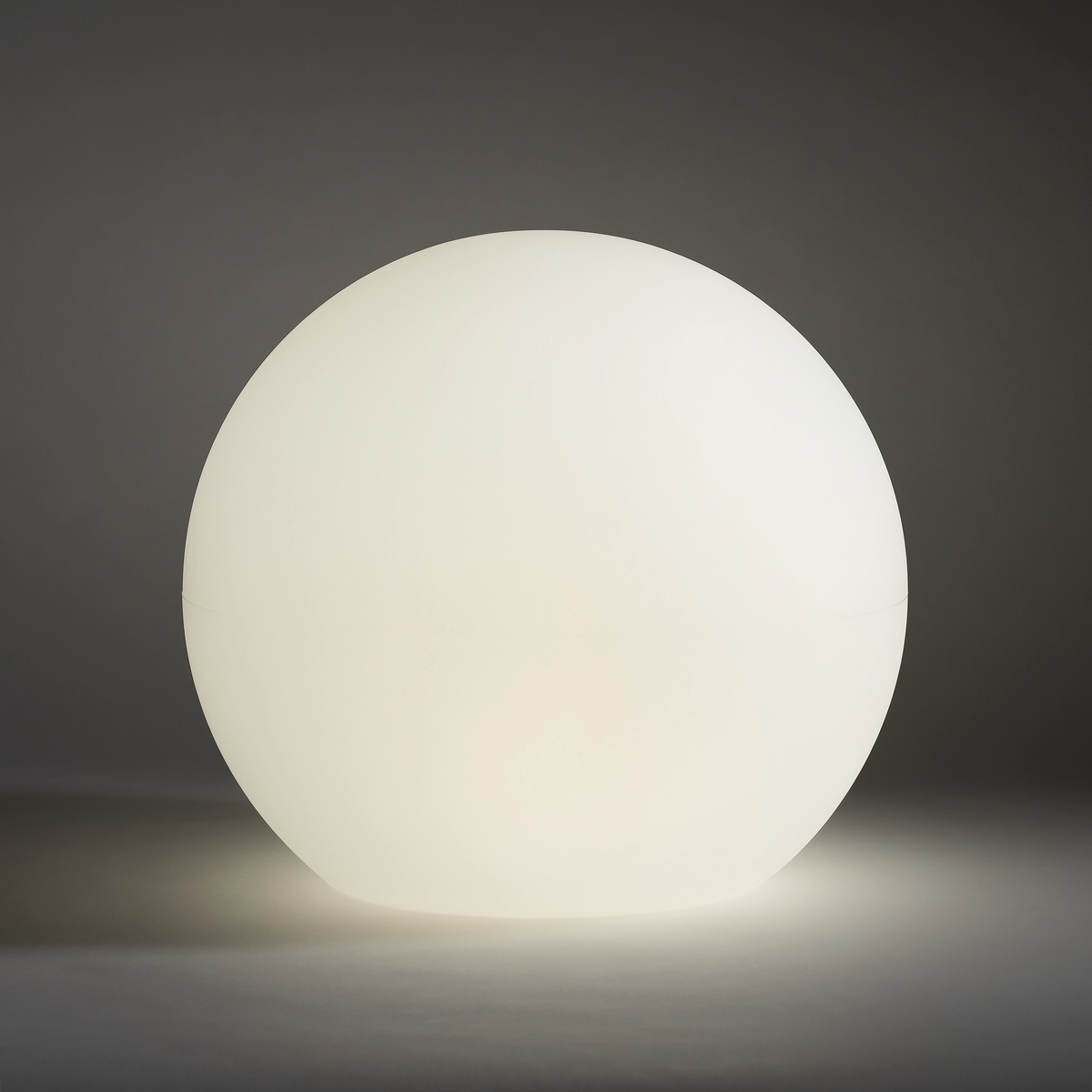 Nowodvorski Lampa stojąca CUMULUS M 25W only LED 50/60Hz IP44 - Tworzywo sztuczne PE - Biały 6977 - lampa włączona