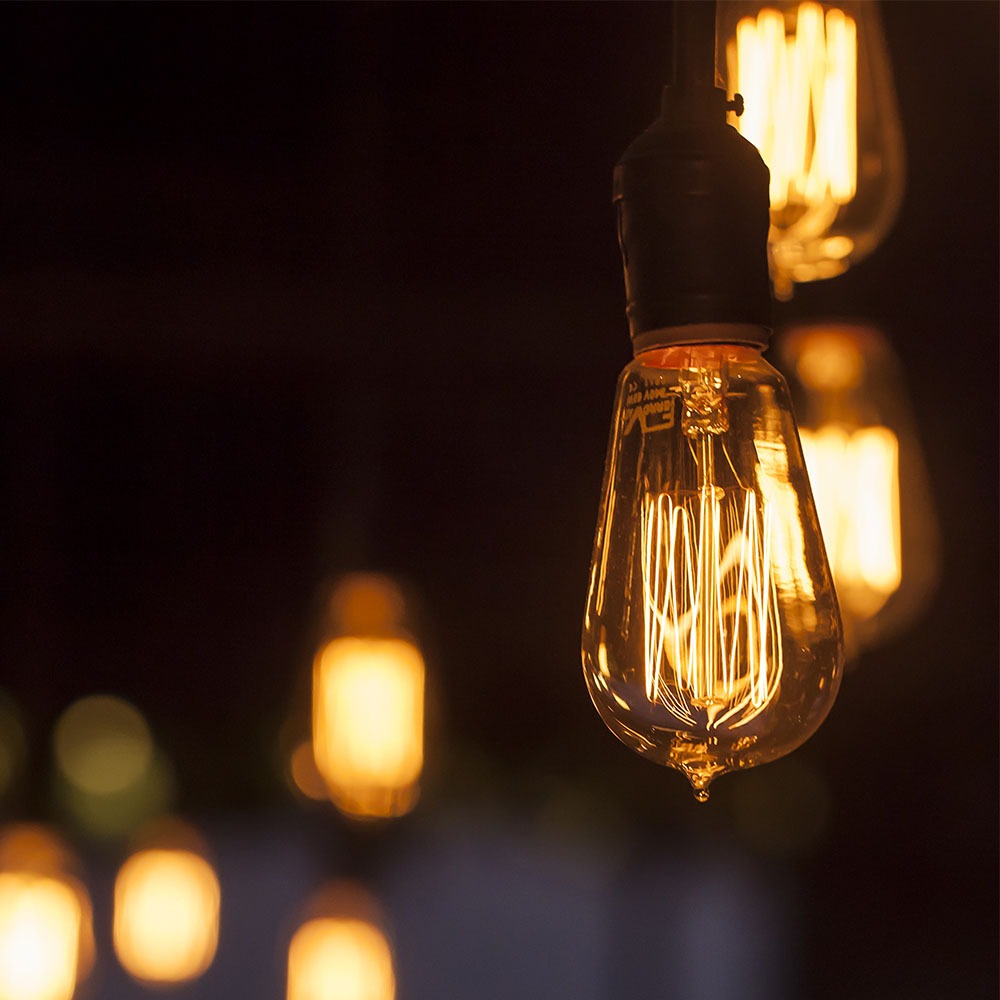 4W ST64 Żarówka LED Filament / Klosz Bursztynowy / Barwa:1800K / Trzonek:E27