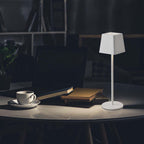 2W Lampka nocna LED zasilana bateryjnie / Ściemnianie przez dotyk / Barwa: 3000K / Obudowa: Biała