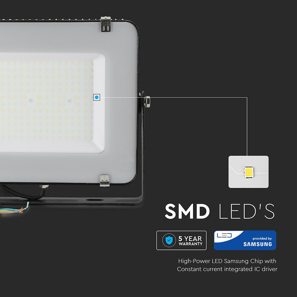 150W Naświetlacz LED SMD / Chip SAMSUNG / Barwa:6400K / Obudowa: Czarna / Wydajność: 120lm/w
