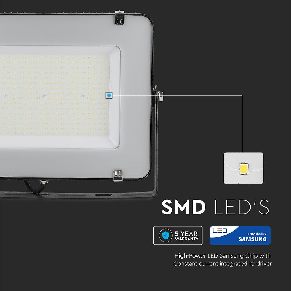 200W Naświetlacz LED SMD / Chip SAMSUNG / Barwa:4000K / Obudowa: Czarna / Wydajność: 120lm/w