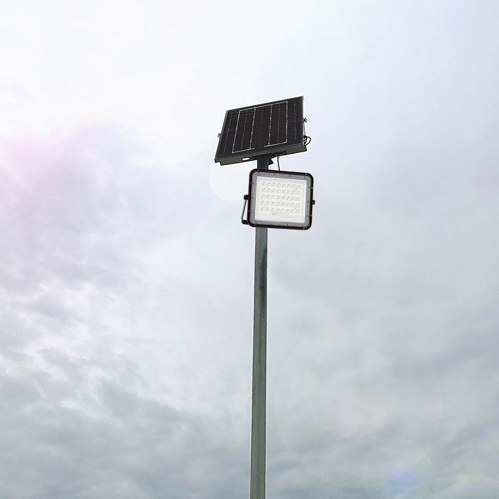 6W Solarny naświetlacz LED z czujnikiem zmierzchu / Panel z przewodem: 3m / Pilot / Bateria 5000mAh/ Barwa:6400K / Obudowa: Czarna