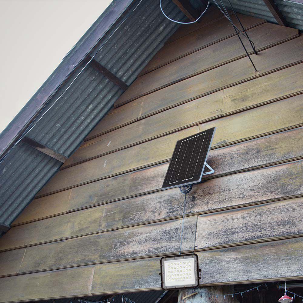 10W Solarny naświetlacz LED z czujnikiem zmierzchu / Panel z przewodem: 3m / Pilot / Bateria 6000mAh/ Barwa:4000K / Obudowa: Czarna