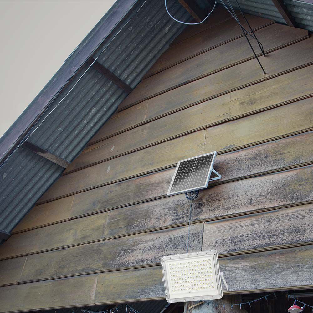 20W Solarny naświetlacz LED z czujnikiem zmierzchu / Panel z przewodem: 3m / Pilot / Bateria 16000mAh/ Barwa:6400K / Obudowa: Biała