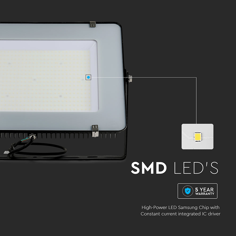 300W Naświetlacz LED SMD / Chip SAMSUNG / Barwa:4000K / Obudowa: Czarna / Wydajność: 120lm/w
