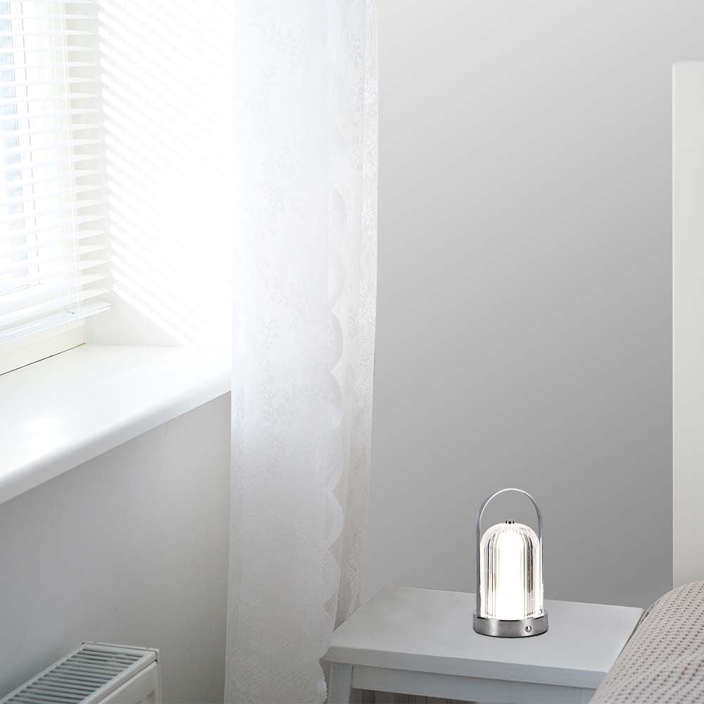 Lampka nocna LED zasilana bateryjnie / Wysokość:19cm / Bateria 1800mAh / Ściemnianie przez dotyk / Barwa:3w1 / Obudowa: Chrom