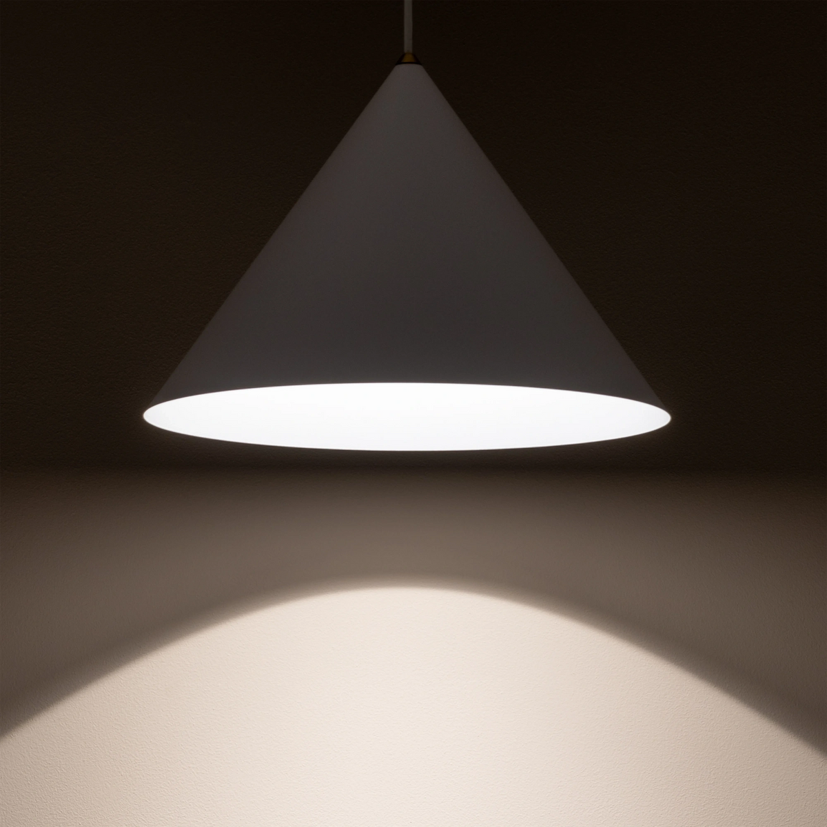 Nowodvorski Lampa wisząca ZENITH M 20W only LED 50/60Hz - Stal lakierowana - Biały 8002 - lampa włączona