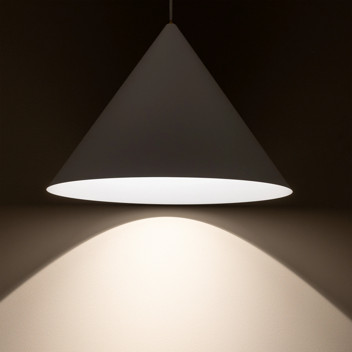 Nowodvorski Lampa wisząca ZENITH L 20W only LED 50/60Hz - Stal lakierowana - Biały 8006 - lampa włączona
