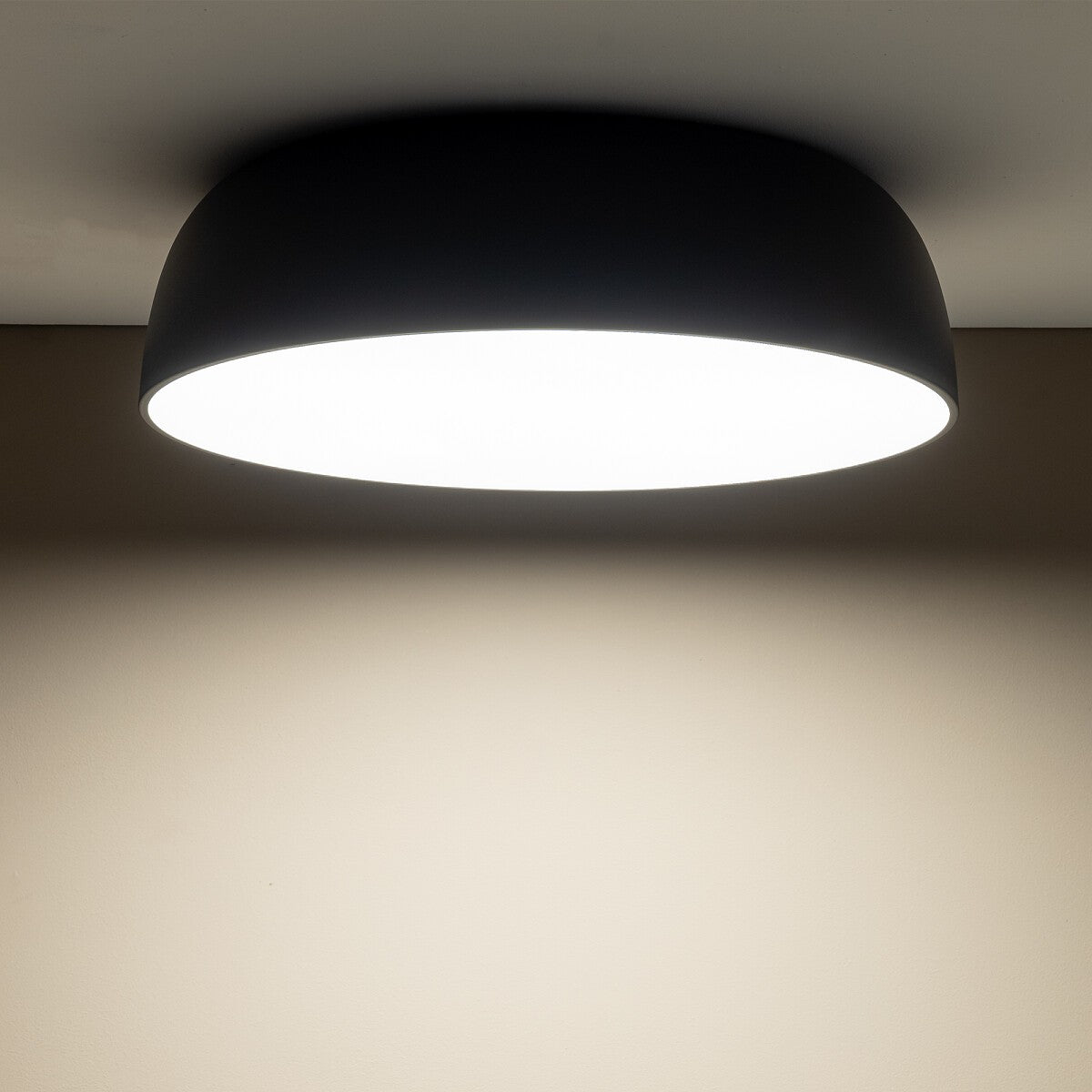 Nowodvorski Plafon SATELLITE M 25W only LED 50/60Hz - Stal lakierowana - Czarny 8016 - lampa włączona
